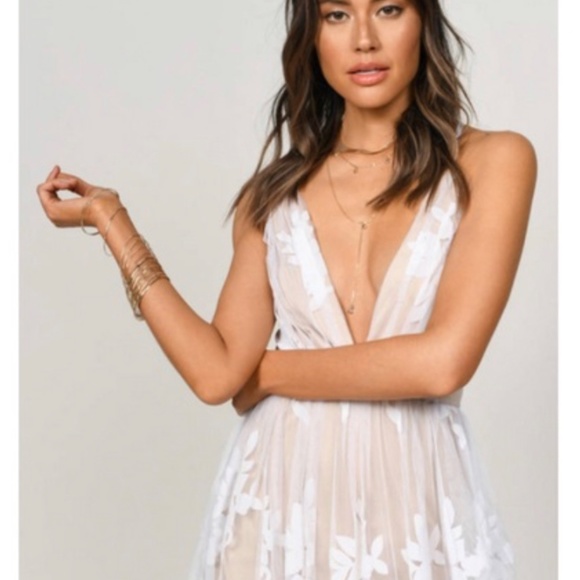 Luxxel Halle Maxi Dress with Velvet Flower Detail White Size M - Picture 6 of 8